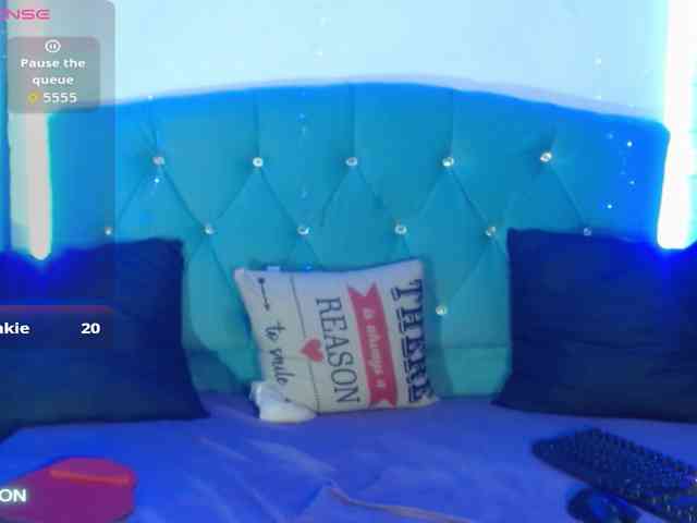 Yesamyn-Stone69 webcam