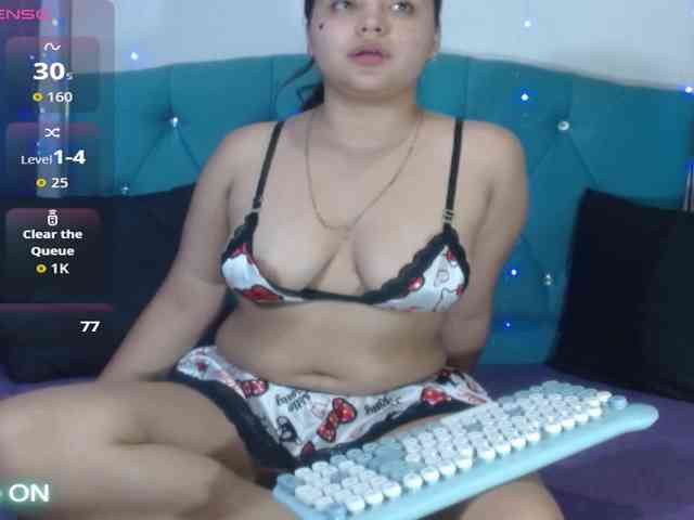 Yesamyn-Stone69 webcam