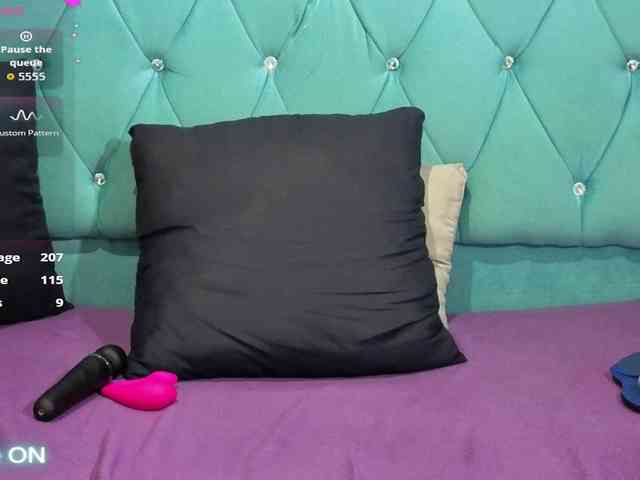 Yesamyn-Stone69 webcam