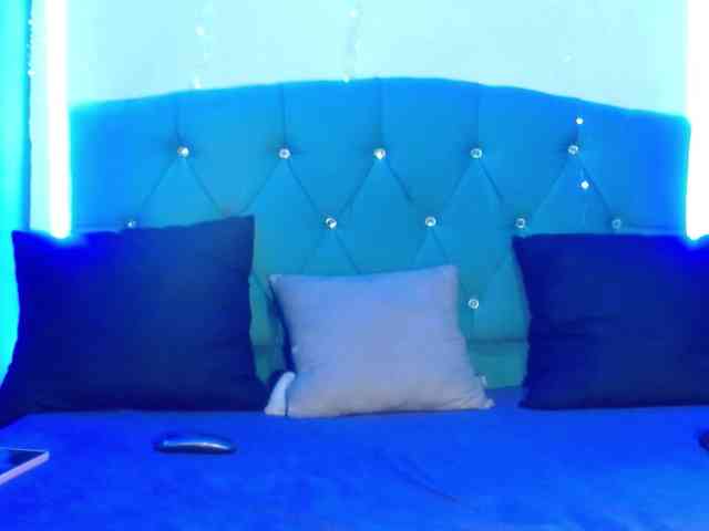 Yesamyn-Stone69 webcam