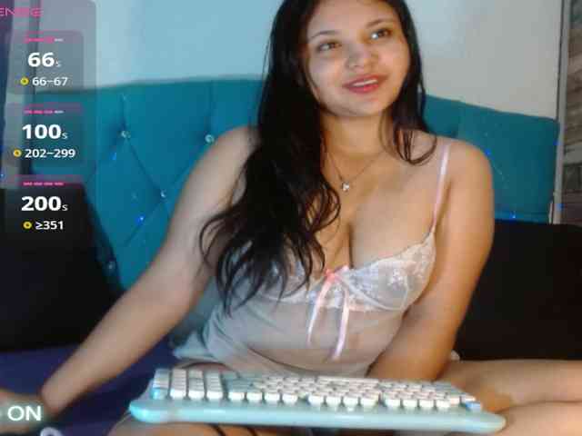 Yesamyn-Stone69 webcam