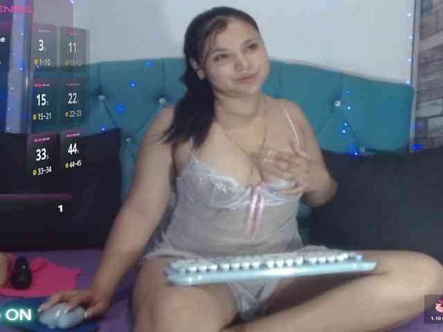 Yesamyn-Stone69 webcam