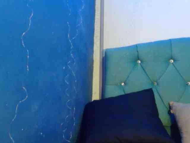 Yesamyn-Stone69 webcam
