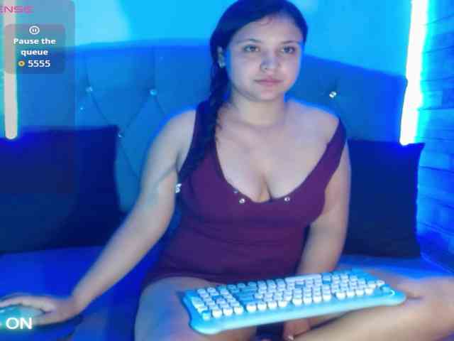 Yesamyn-Stone69 webcam