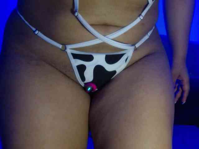 Yesamyn-Stone69 webcam