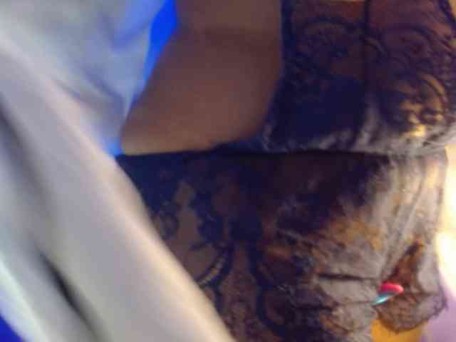 Yesamyn-Stone69 webcam