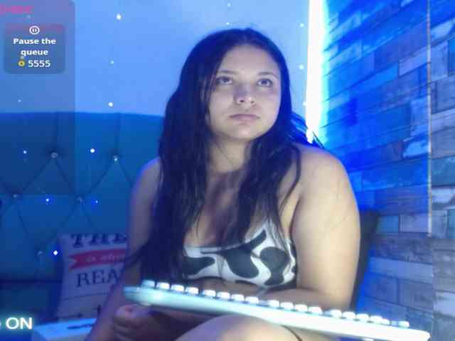 Yesamyn-Stone69 webcam