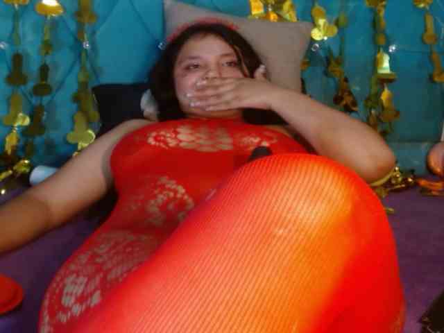 Yesamyn-Stone69 webcam