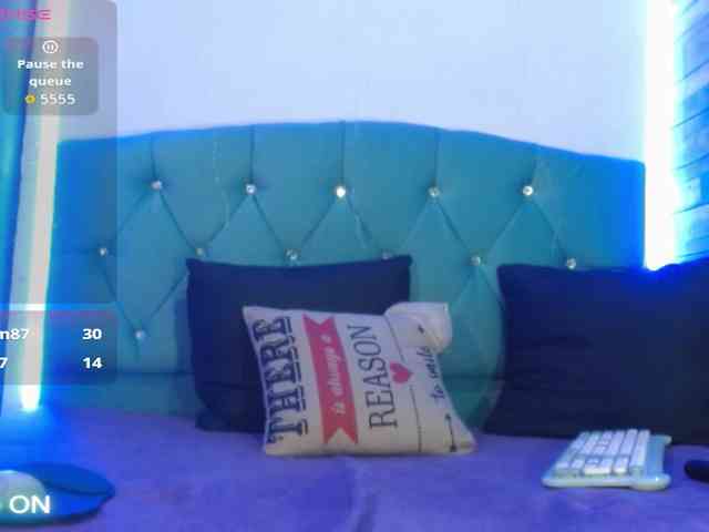 Yesamyn-Stone69 webcam