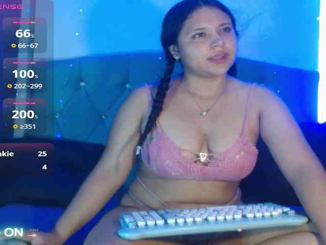 Yesamyn-Stone69 webcam