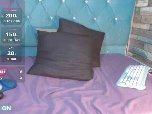 Yesamyn-Stone69 webcam