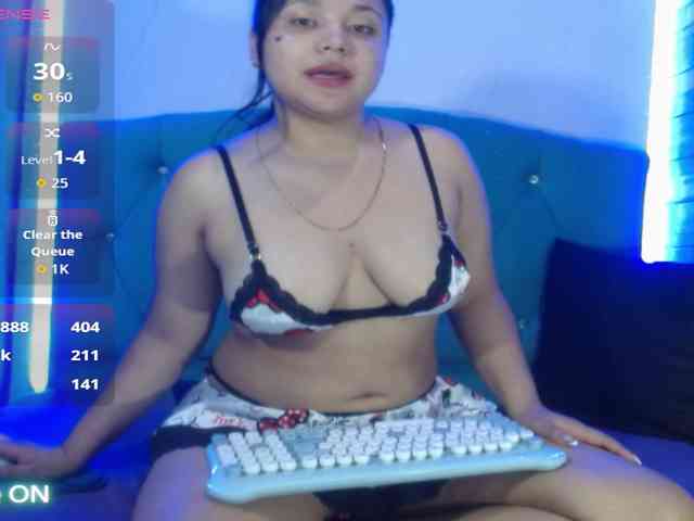 Yesamyn-Stone69 webcam