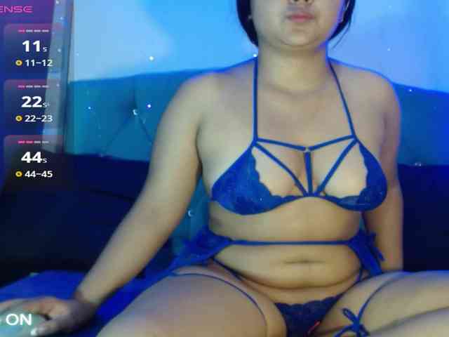 Yesamyn-Stone69 webcam