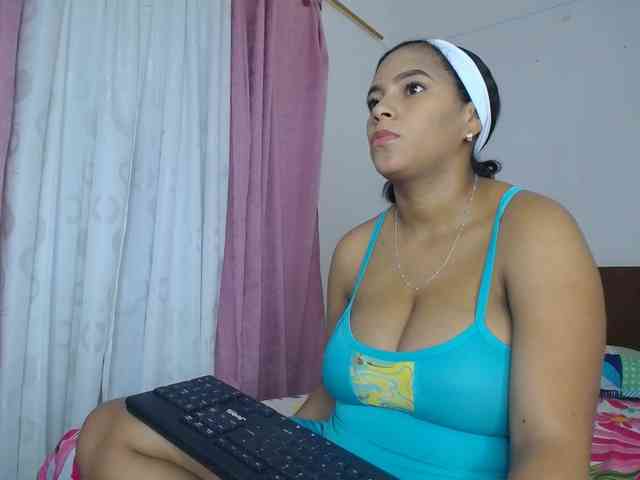 Model: Camila-sex