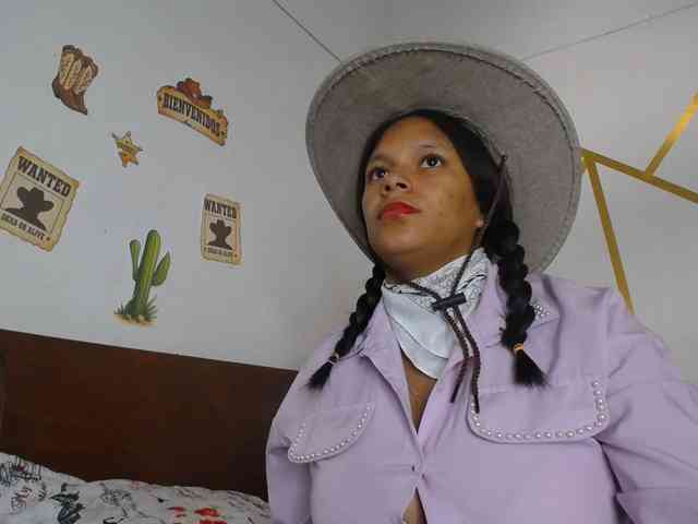 Model: Camila-sex