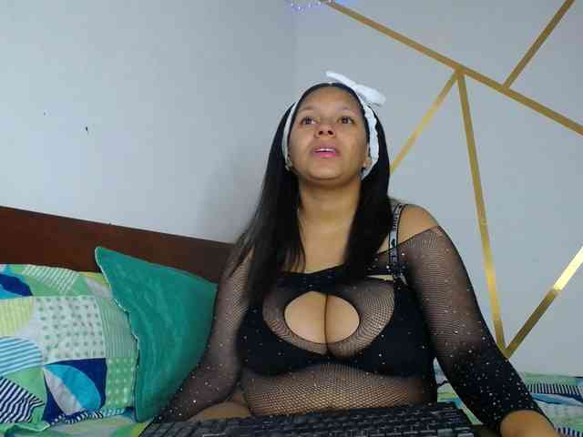 Model: Camila-sex