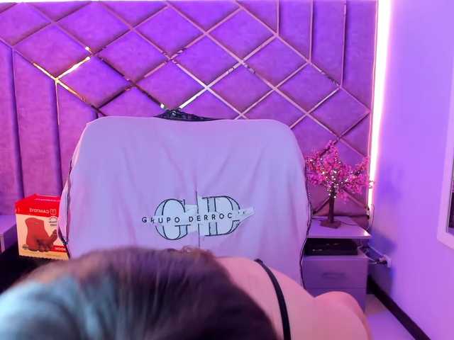 sarahsweett live webcam show