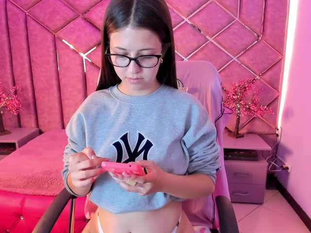 sarahsweett live cam on BongaCams
