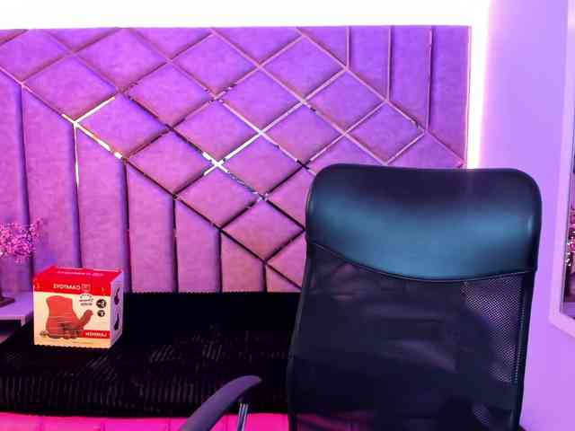 SarahSweett webcam