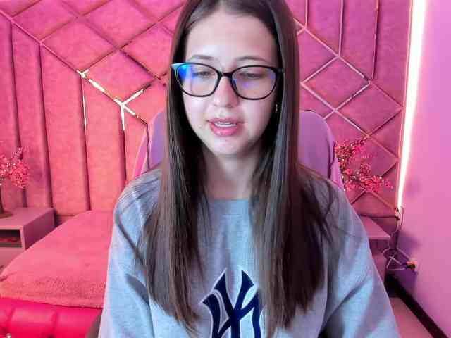 naughty chat room Sarahsweett