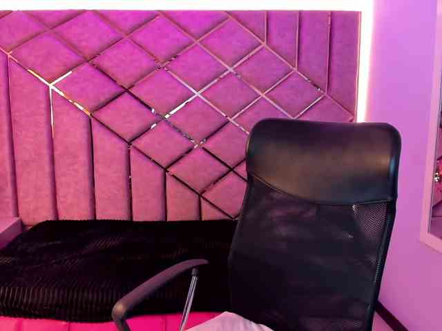 SarahSweett webcam