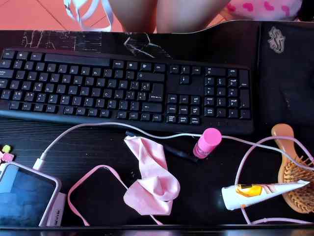 SarahSweett webcam