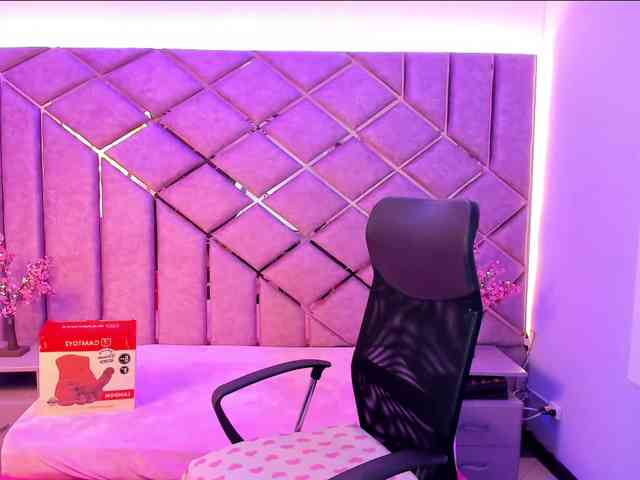 SarahSweett webcam