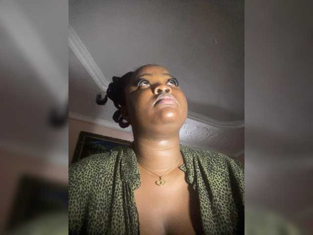 PrettyJade live cam on BongaCams