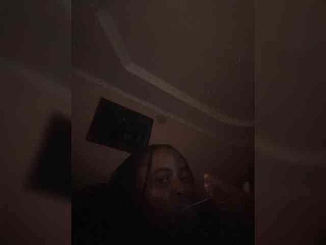 PrettyJade webcam