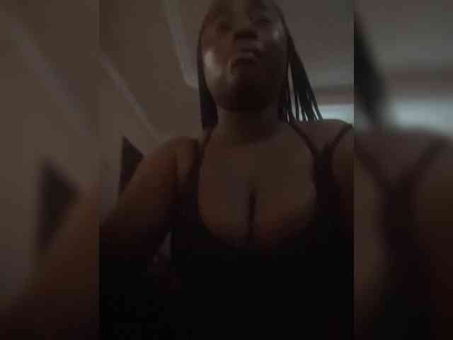 PrettyJade webcam