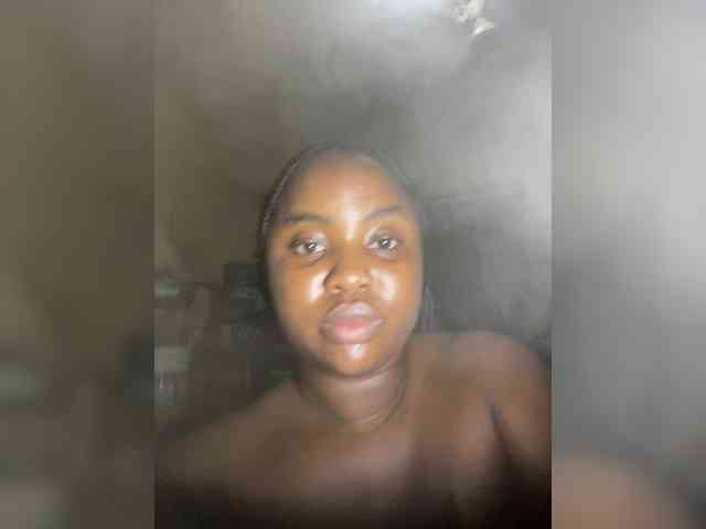 PrettyJade webcam