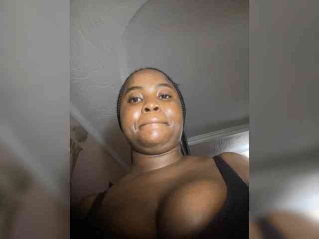 PrettyJade webcam