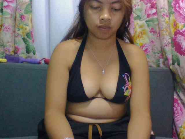 Naomi06 webcam
