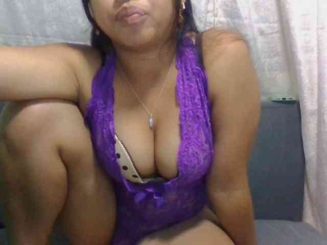 Naomi06 webcam