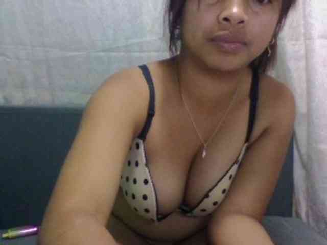 Naomi06 webcam