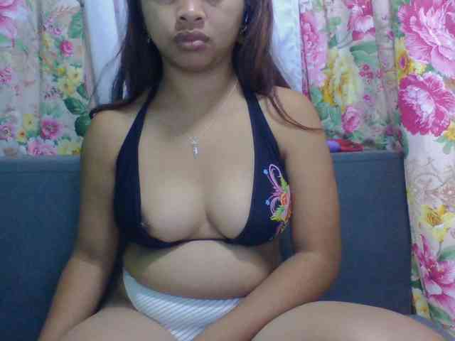 Naomi06 webcam