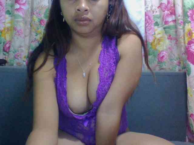 Naomi06 webcam