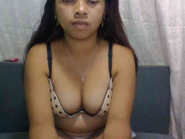 Naomi06 webcam