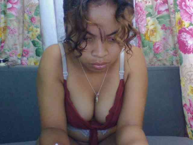 Naomi06 webcam