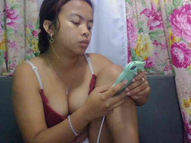 Naomi06 webcam