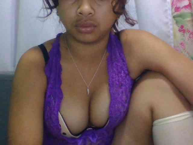 Naomi06 webcam