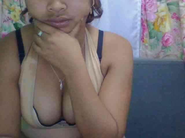 Naomi06 webcam
