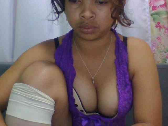 Naomi06 webcam