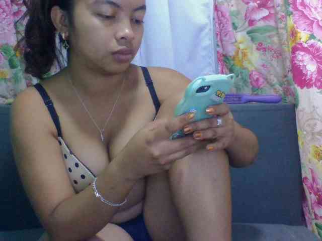 Naomi06 webcam