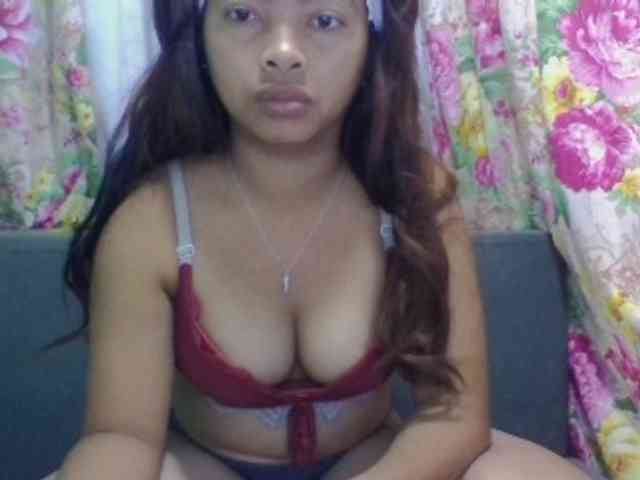 Naomi06 webcam