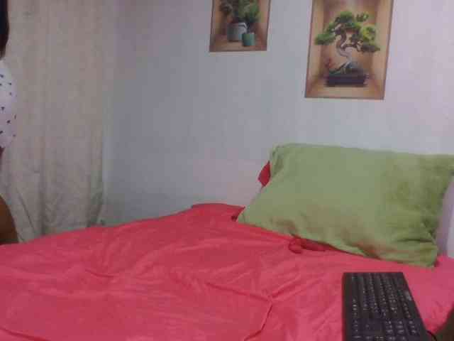 Naomi06 webcam