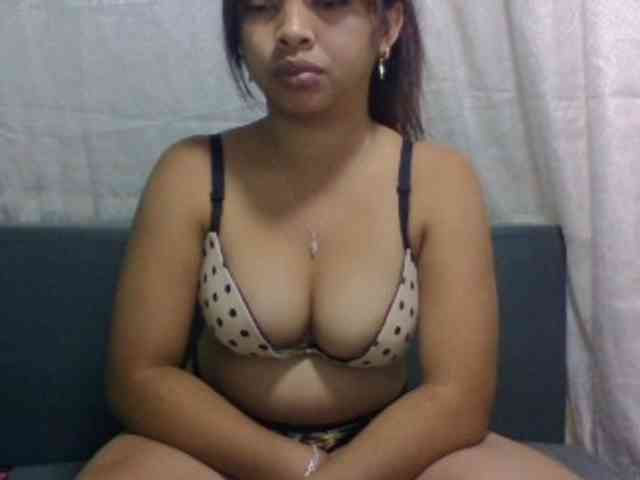 Naomi06 webcam