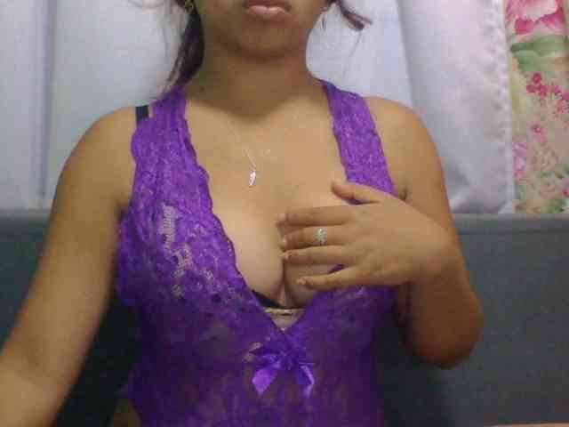 Naomi06 webcam