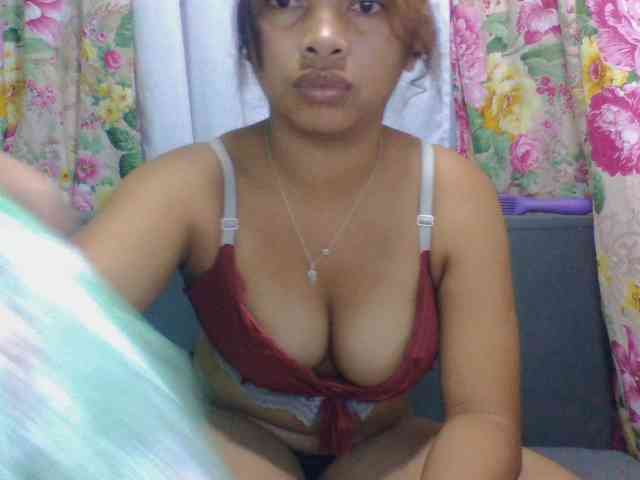 Naomi06 webcam