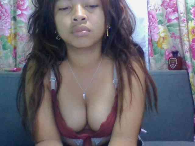 Naomi06 webcam